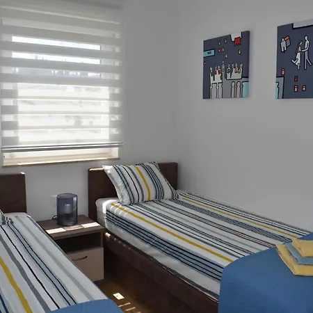 Vapor - Two Bedroom With Balcony