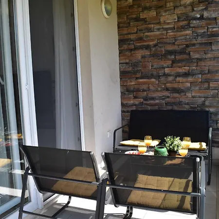 Vapor - Two Bedroom With Balcony شقة *